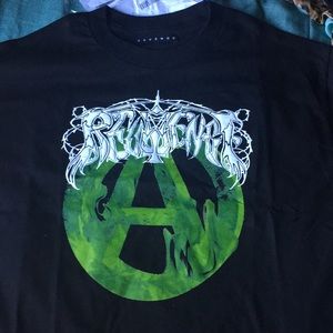 Revenge Short sleeve black shirt